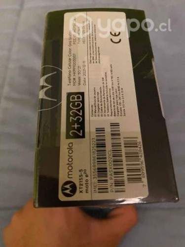 Celular nuevo motorola e 20