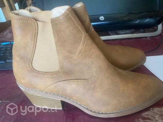 Botines marca Sybilla número 39 buen estado