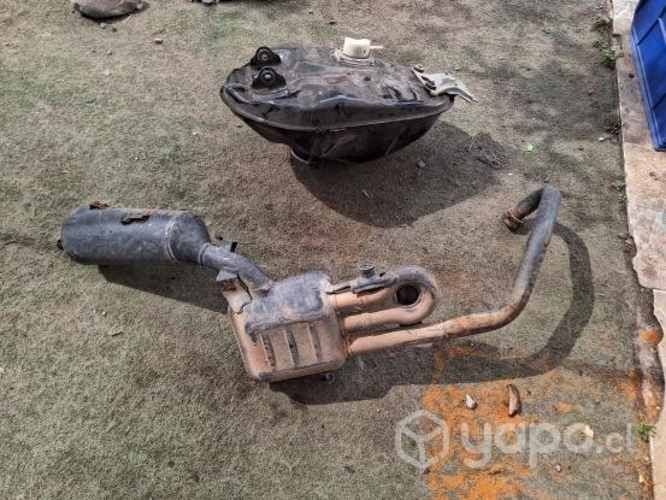 Escape y estanque de yamaha fz16