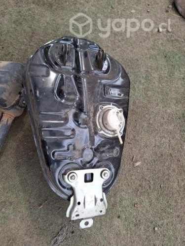 Escape y estanque de yamaha fz16