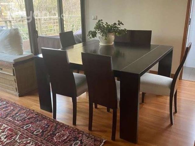 Mesa de comedor cuadrada con seis sillas