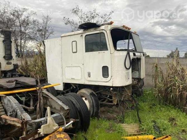 Cabina tracto camión internacional 9700