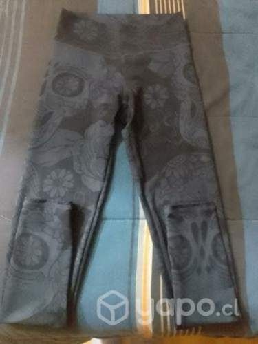 Hermosas calzas deportivas, talla M, sin uso