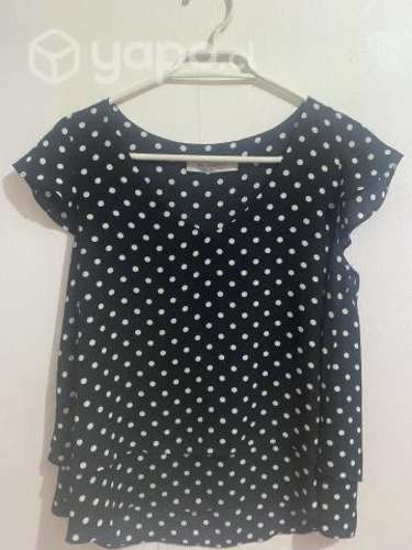 Polera negra puntos blancos Basement talla S