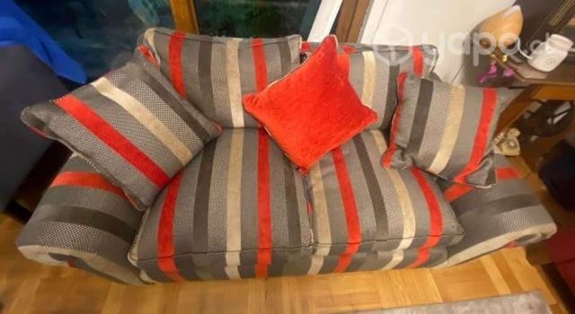 Vendo Sillón de 2 cuerpos excelente estado