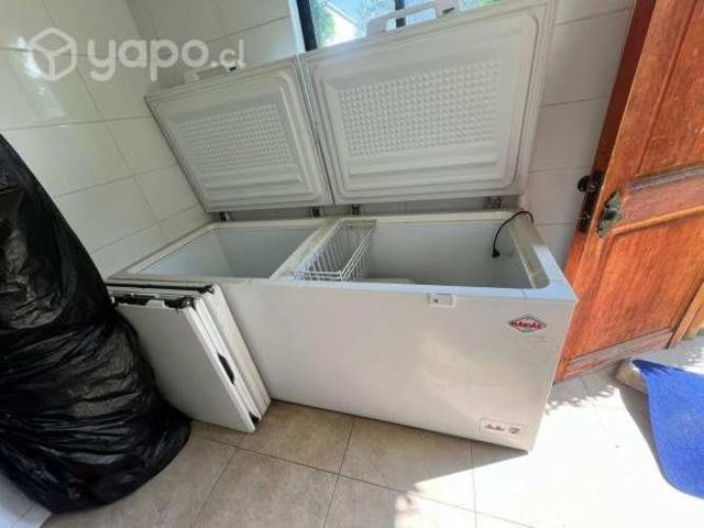 Congelador MAIGAS 612 lts. impecable