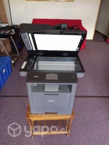 Impresora multifuncional y otroa