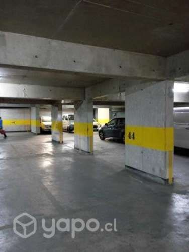 Venta cómodo y seguro estacionamiento Sto Centro
