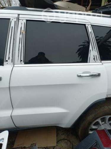 Puerta trasera izquierda Jeep Grand Cherokee 2016