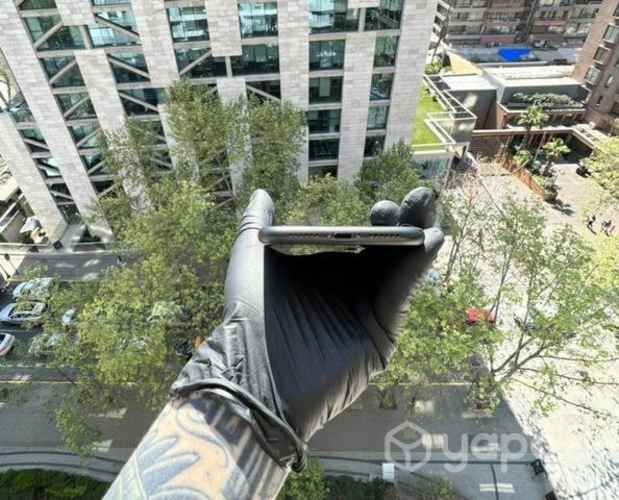 IPhone XR negro, seminuevo en caja