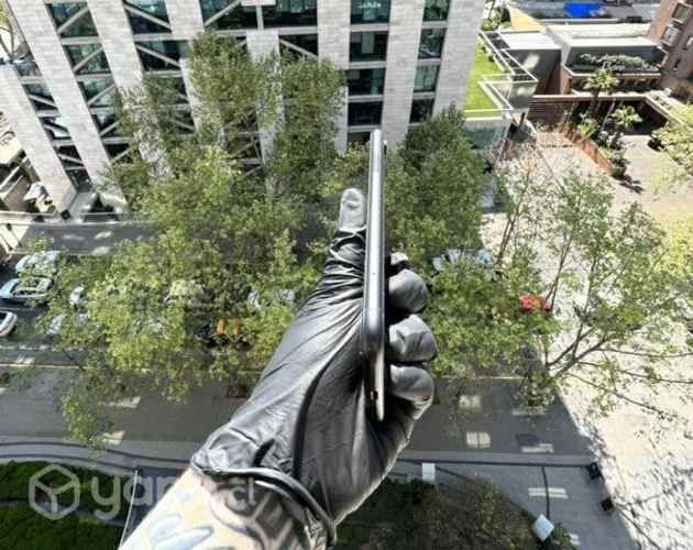 IPhone XR negro, seminuevo en caja