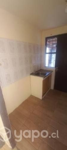 Se arrienda casa en colina