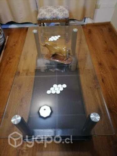 Mesa de centro vidrio y eco cuero.