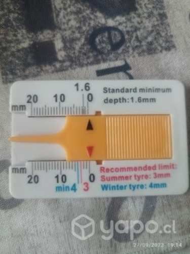 Medidor de profundidad de neumáticos