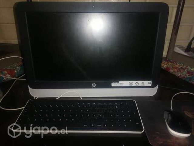 procesador AMD, 2 GB de ram y 500 GB de disco duro