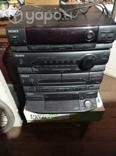 Equipo Sony tres en uno sin parlantes