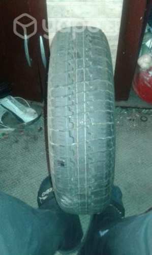 Neumatico nuevo con llanta