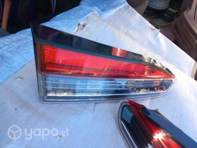 Focos portalon Totota Corolla Cross ORIGINALES