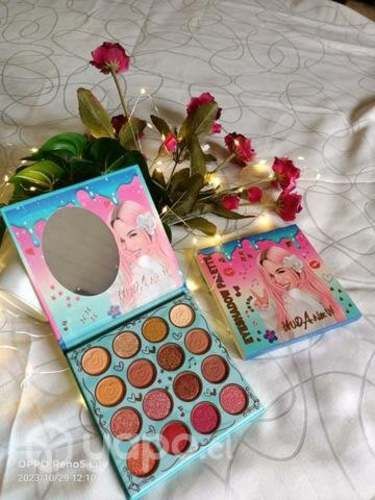 Paletas de 16 tonos Karol G