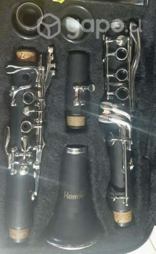 Clarinete marca Rondo usado impecable