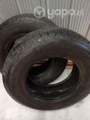Par de neumaticos 245/70R16 $ 30000