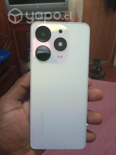 teléfono tecno con tarjeta de memoria