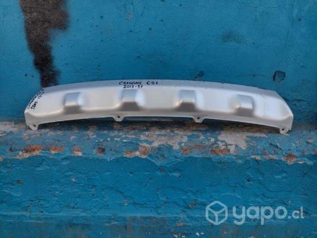 Moldura de parachoque tras Changan Cs1 2013-17