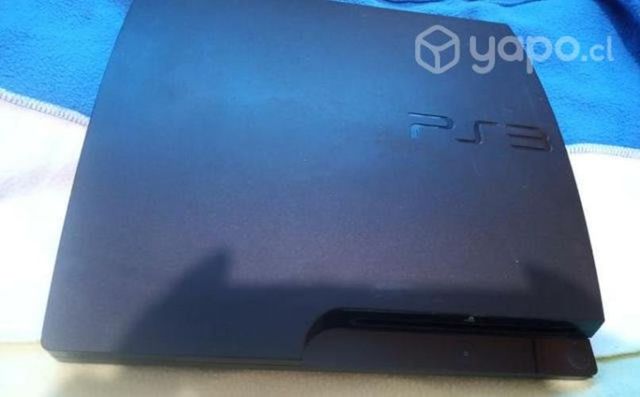 Solo consola PS3 con sus cables conversable