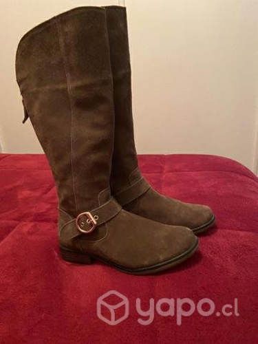 Botas nuevas de invierno talla 38, da para 37