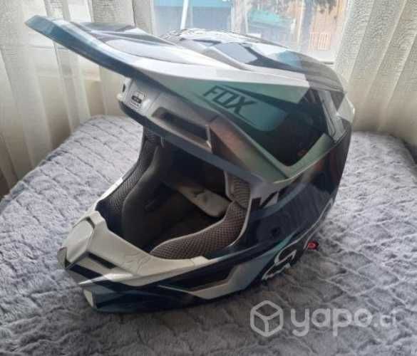 Casco FOX V1