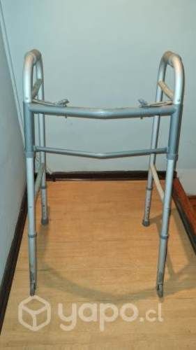 Andador para personas adultas o con post operatori