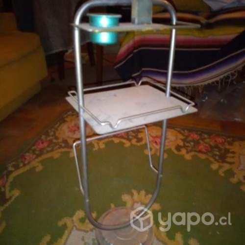 Antigüedad. Mesa revistero pop metal