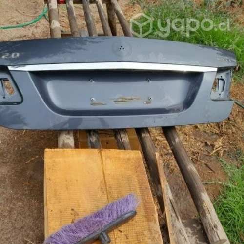 Maleta Mercedes benz e220 impecable 2011