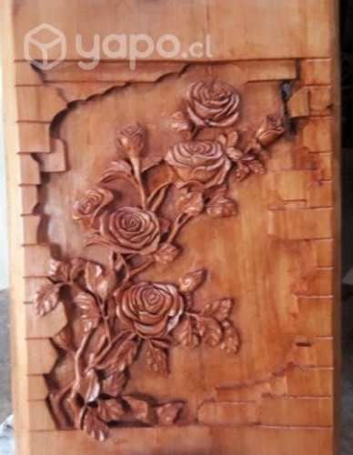 Tallado de flores en madera