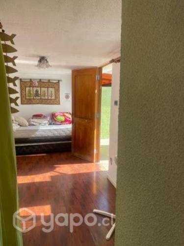 Gran pieza mujer sola