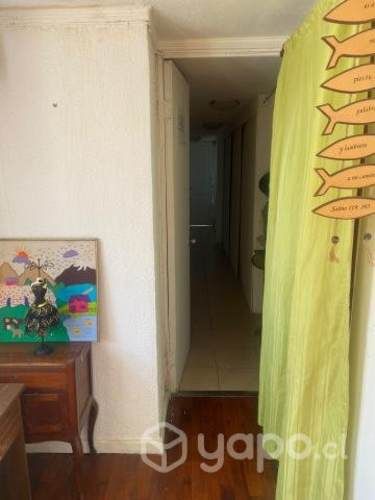 Gran pieza mujer sola