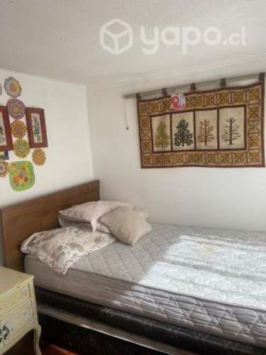 Gran pieza mujer sola