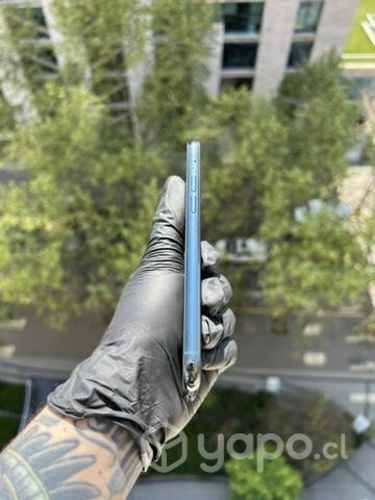 IPhone 11 Pro verde oscuro, seminuevo en caja