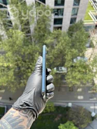 IPhone 11 Pro verde oscuro, seminuevo en caja