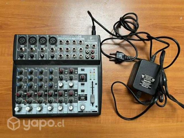 Mixer Mezclador Behringer análogo de 8 canales