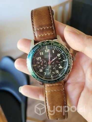 Reloj Guess , correa de cuero