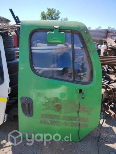 Puertas Freightliner Cascadia