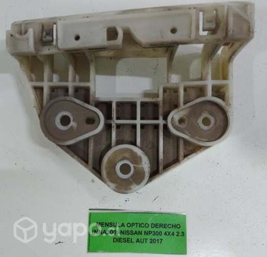 Mensula óptica derecha (NNA300) Nissan Np300 4x4