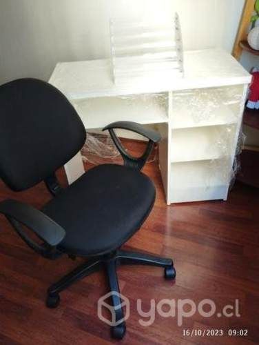 Mesa de manicura y silla