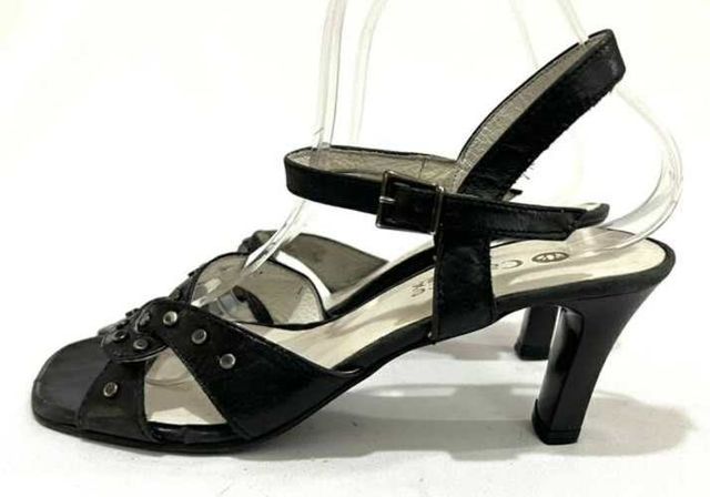 Chala De Cuero Marca Caprice N*39 Negro