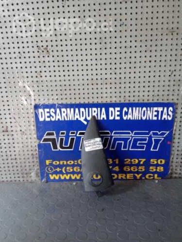 Moldura espejo derec Peugeot Partner 2003 al 2012