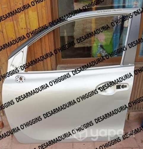 Suzuki Baleno 2023 Puerta delantera izquierda (lat