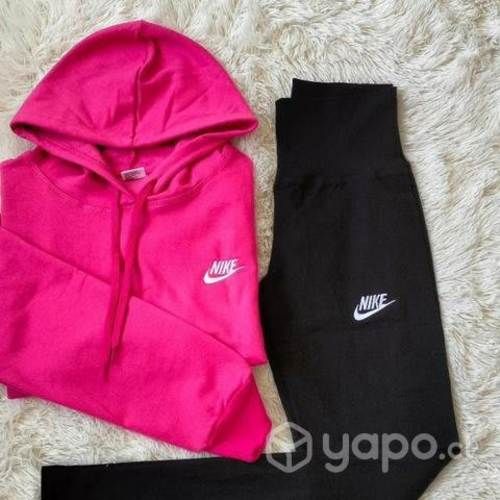 Polerones y conjuntos