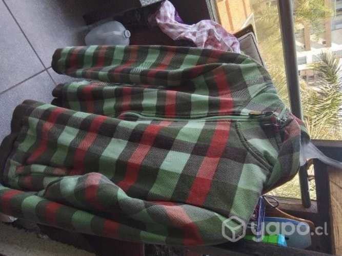 Poleron M, se puede quitar el gorro