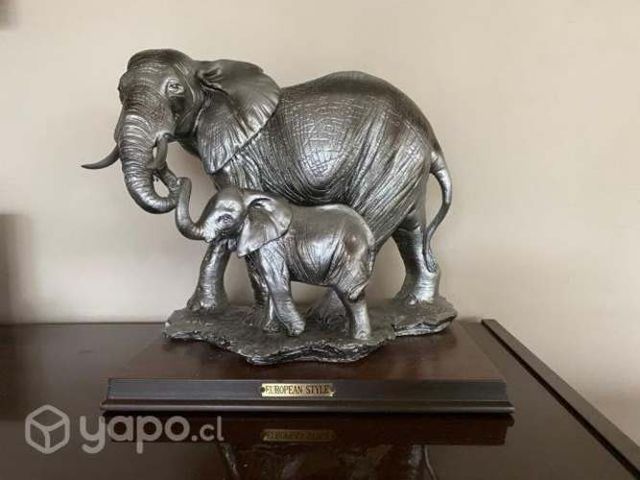 Figura de Peltre decorativa grande